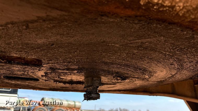 image for item DG4250 2006 Transcraft drop deck trailer