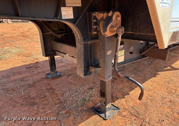 image for item DG4250 2006 Transcraft drop deck trailer