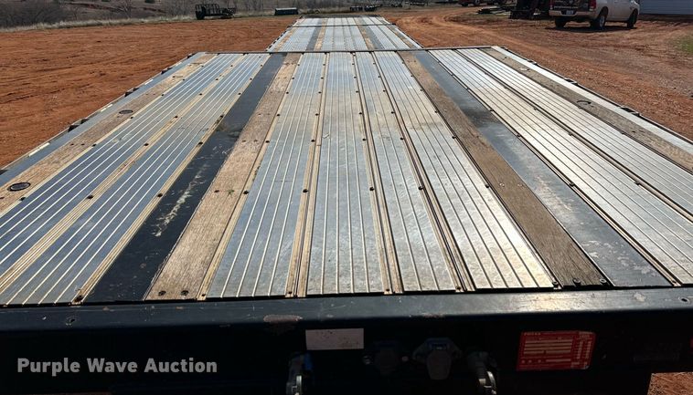 image for item DG4250 2006 Transcraft drop deck trailer