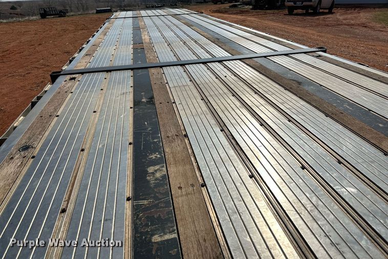 image for item DG4250 2006 Transcraft drop deck trailer