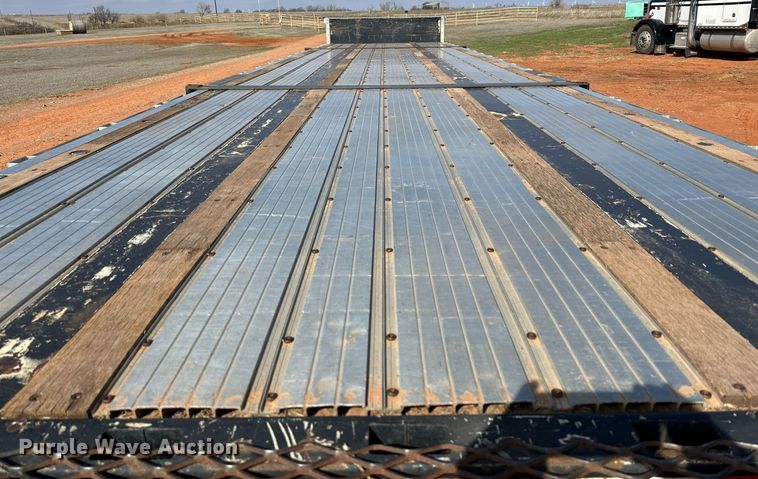 image for item DG4250 2006 Transcraft drop deck trailer