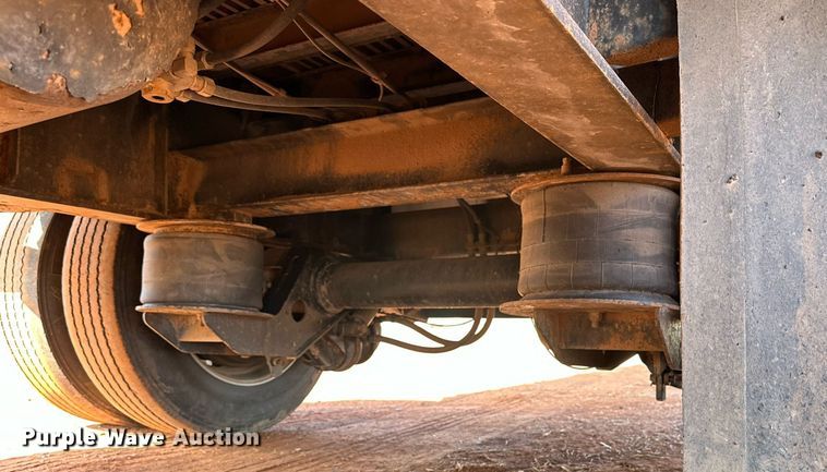 image for item DG4250 2006 Transcraft drop deck trailer