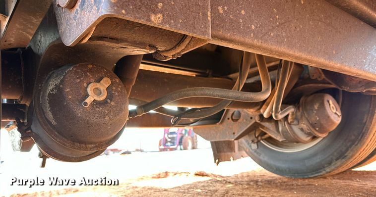 image for item DG4250 2006 Transcraft drop deck trailer