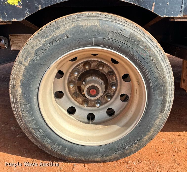 image for item DG4250 2006 Transcraft drop deck trailer