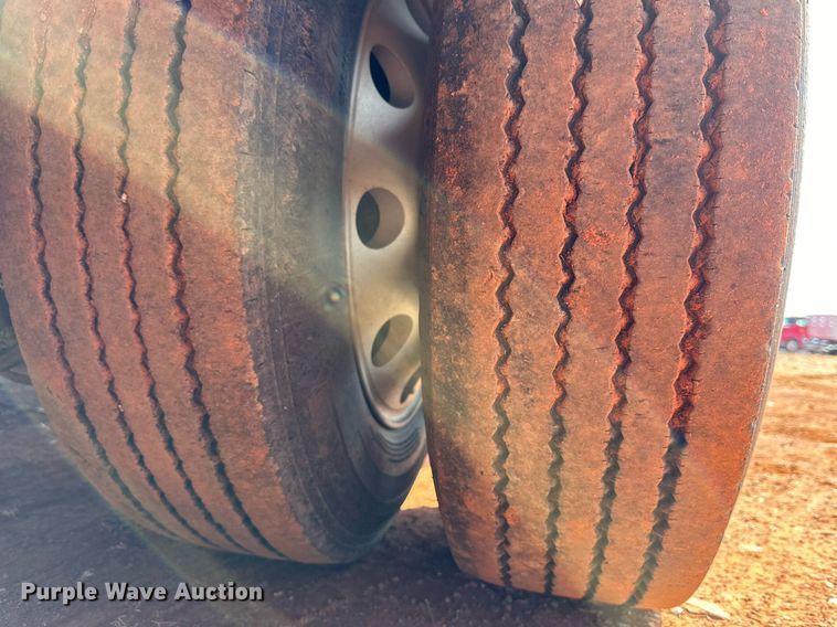 image for item DG4250 2006 Transcraft drop deck trailer