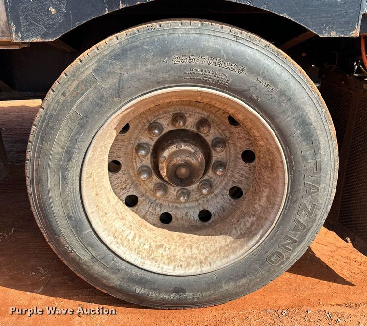 image for item DG4250 2006 Transcraft drop deck trailer