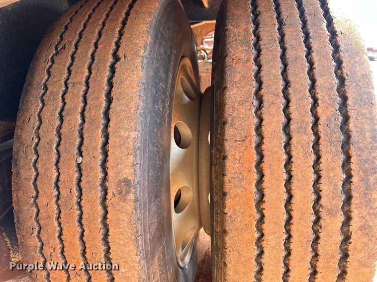 image for item DG4250 2006 Transcraft drop deck trailer