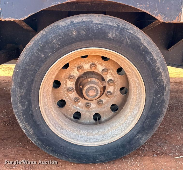 image for item DG4250 2006 Transcraft drop deck trailer