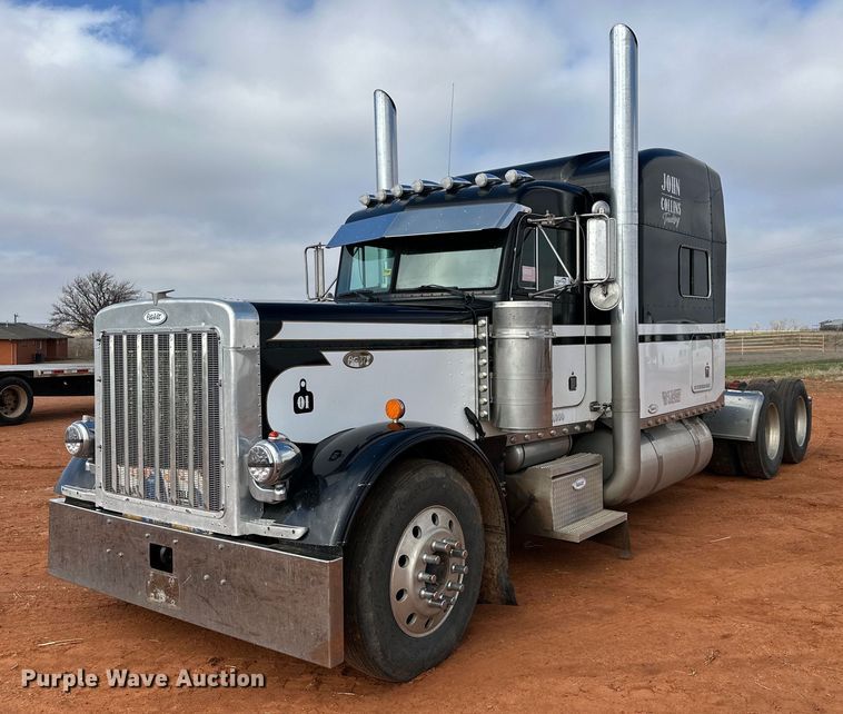 image for item DG4251 2004 Peterbilt 379 semi truck