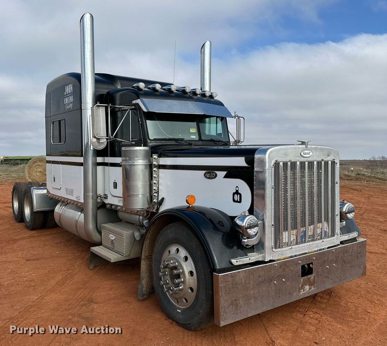 image for item DG4251 2004 Peterbilt 379 semi truck