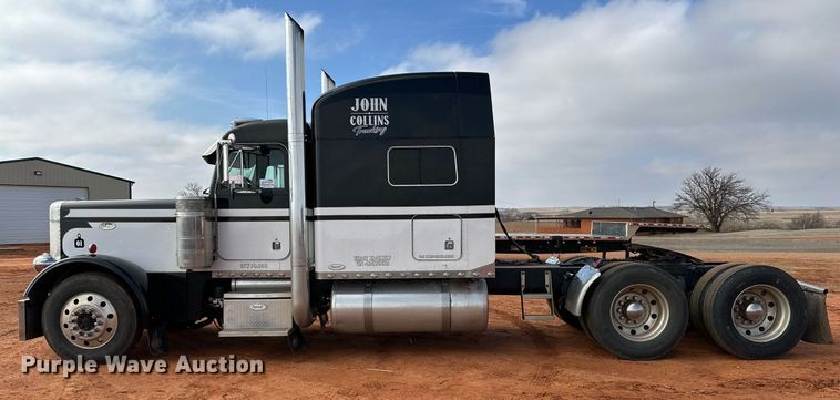 image for item DG4251 2004 Peterbilt 379 semi truck