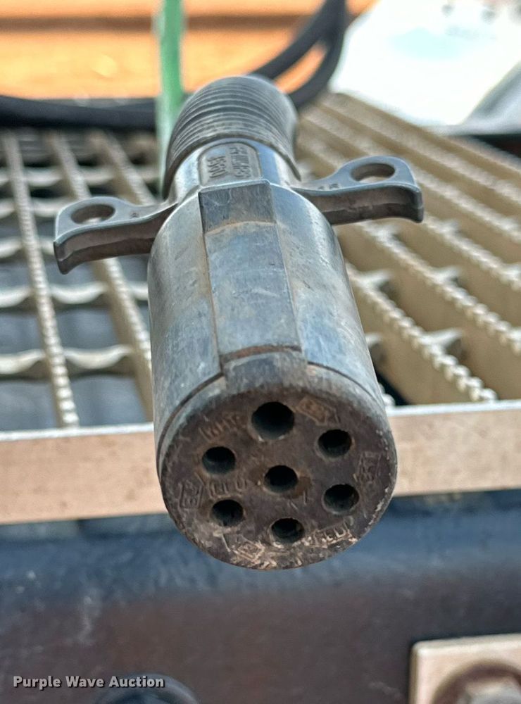 image for item DG4251 2004 Peterbilt 379 semi truck