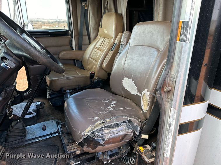 image for item DG4251 2004 Peterbilt 379 semi truck