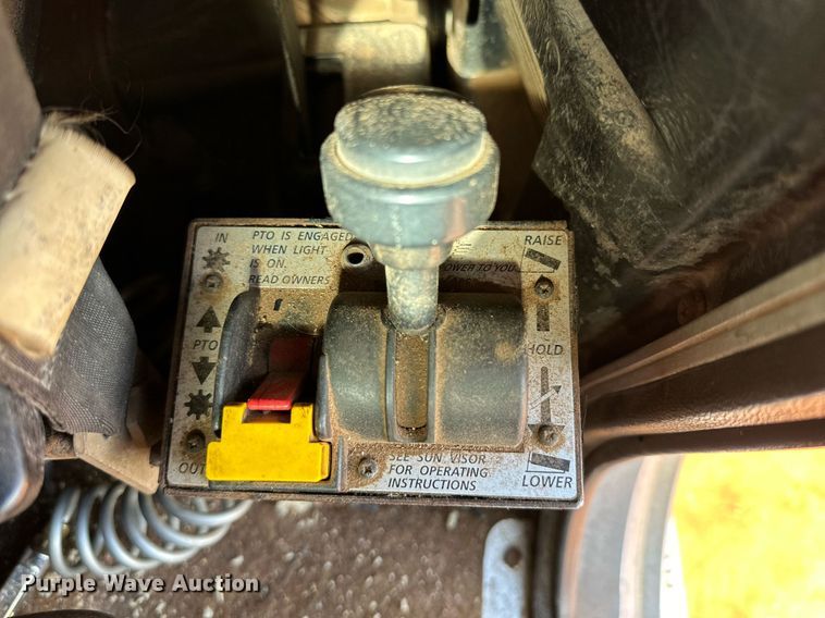 image for item DG4251 2004 Peterbilt 379 semi truck