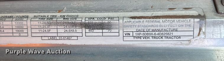 image for item DG4251 2004 Peterbilt 379 semi truck