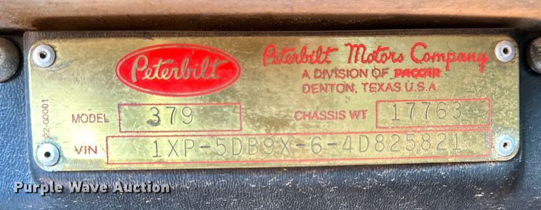 image for item DG4251 2004 Peterbilt 379 semi truck