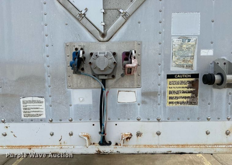 image for item DJ6229 1998 Stoughton  AVW-485T-S-C dry van trailer