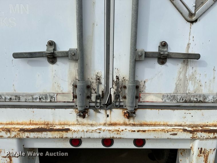 image for item DJ6229 1998 Stoughton  AVW-485T-S-C dry van trailer