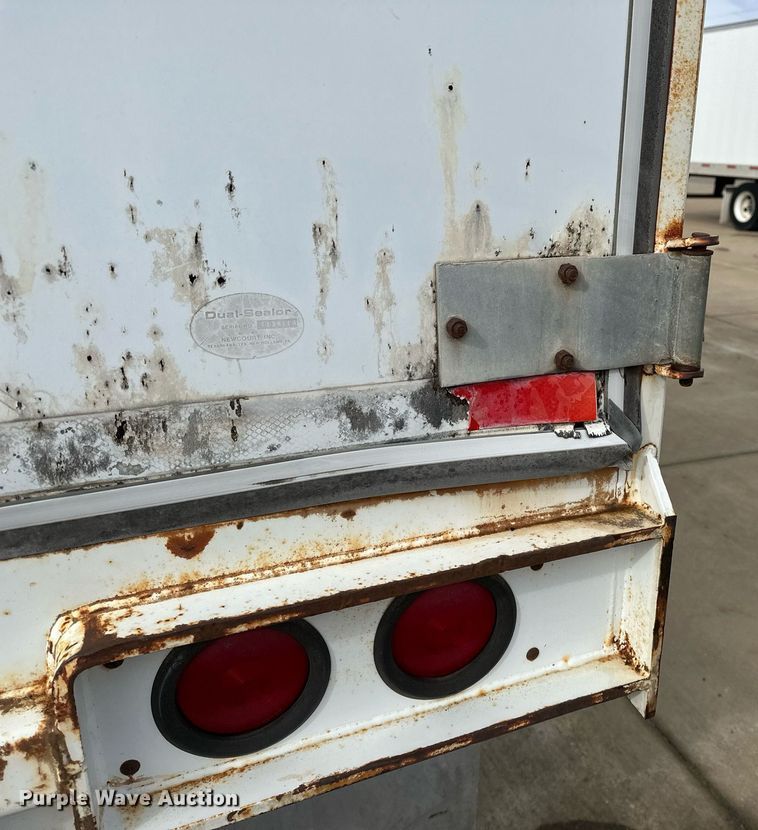 image for item DJ6229 1998 Stoughton  AVW-485T-S-C dry van trailer