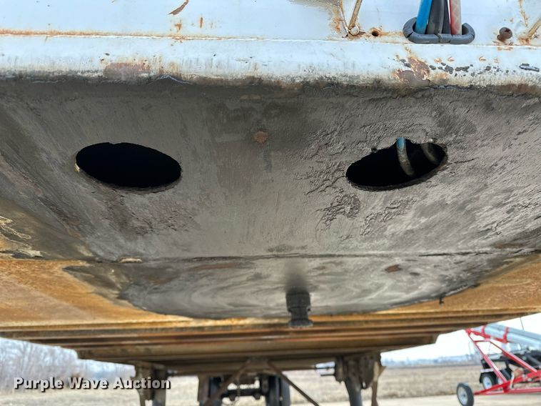 image for item DJ6229 1998 Stoughton  AVW-485T-S-C dry van trailer