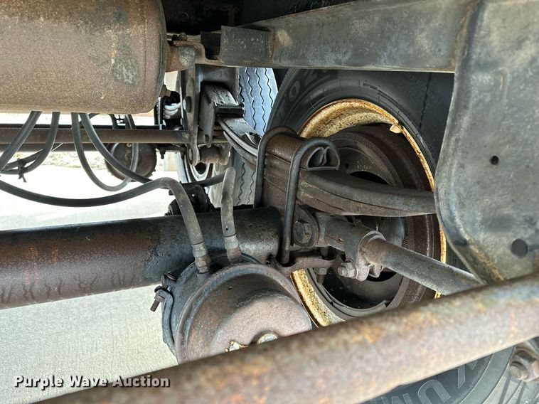 image for item DJ6229 1998 Stoughton  AVW-485T-S-C dry van trailer