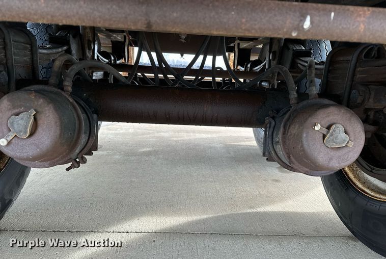 image for item DJ6229 1998 Stoughton  AVW-485T-S-C dry van trailer