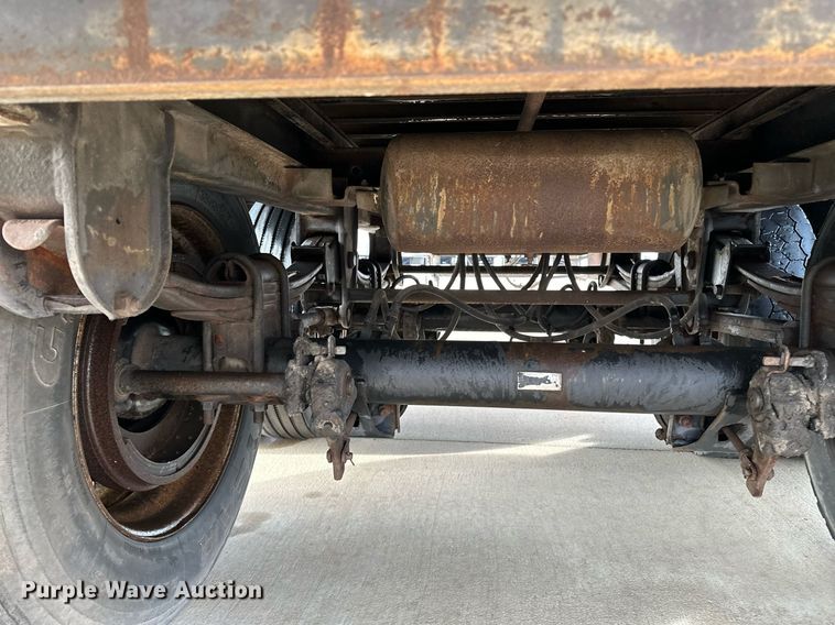 image for item DJ6229 1998 Stoughton  AVW-485T-S-C dry van trailer