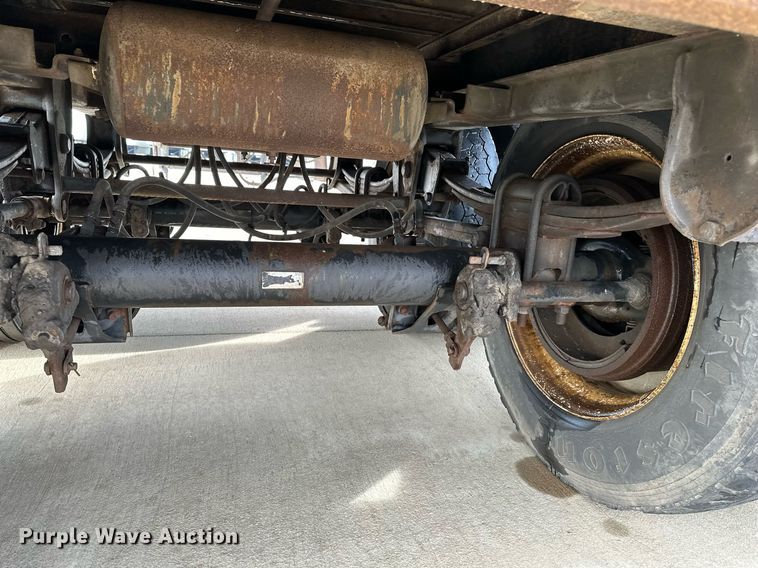 image for item DJ6229 1998 Stoughton  AVW-485T-S-C dry van trailer