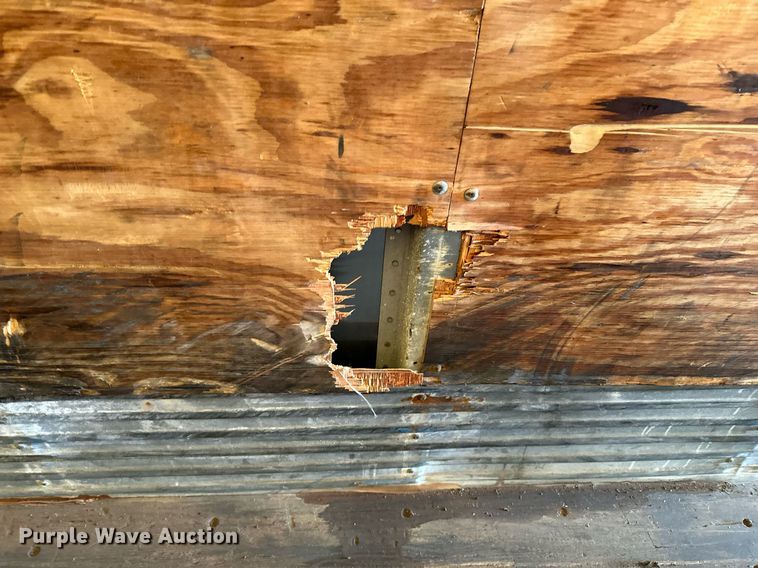 image for item DJ6229 1998 Stoughton  AVW-485T-S-C dry van trailer