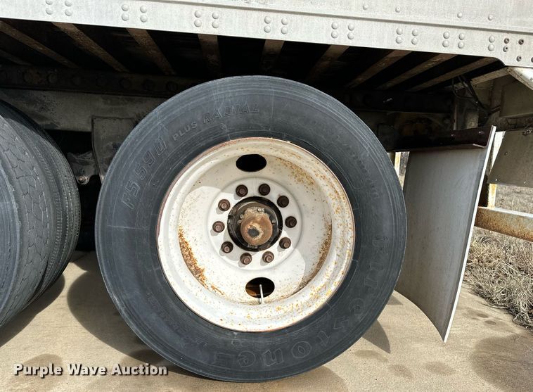 image for item DJ6229 1998 Stoughton  AVW-485T-S-C dry van trailer