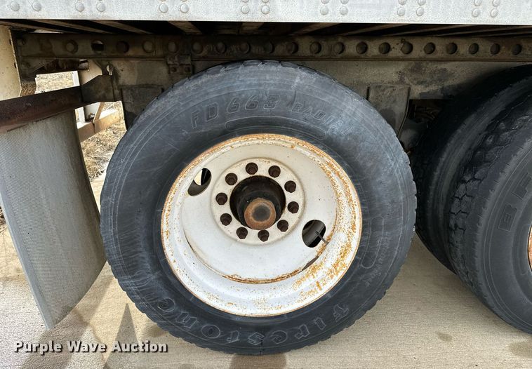 image for item DJ6229 1998 Stoughton  AVW-485T-S-C dry van trailer