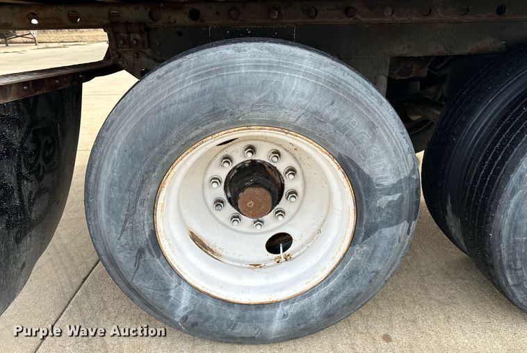 image for item DJ6230 2001 Great Dane 7411TP-SA dry van trailer