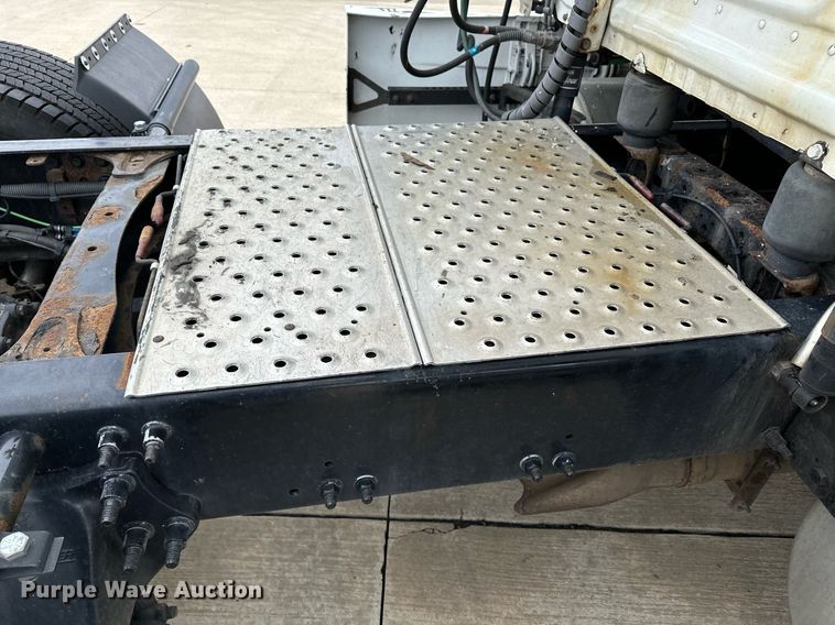 image for item DJ6231 2016 Freightliner Cascadia Evolution  semi truck