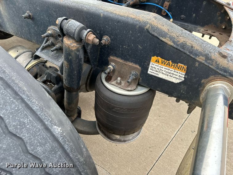 image for item DJ6231 2016 Freightliner Cascadia Evolution  semi truck