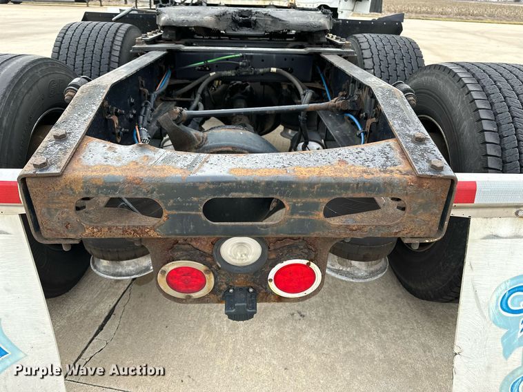 image for item DJ6231 2016 Freightliner Cascadia Evolution  semi truck