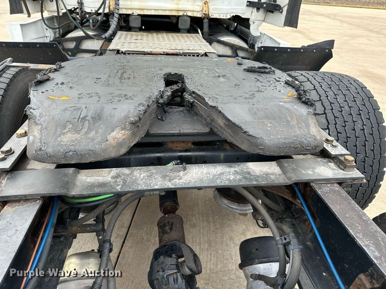 image for item DJ6231 2016 Freightliner Cascadia Evolution  semi truck