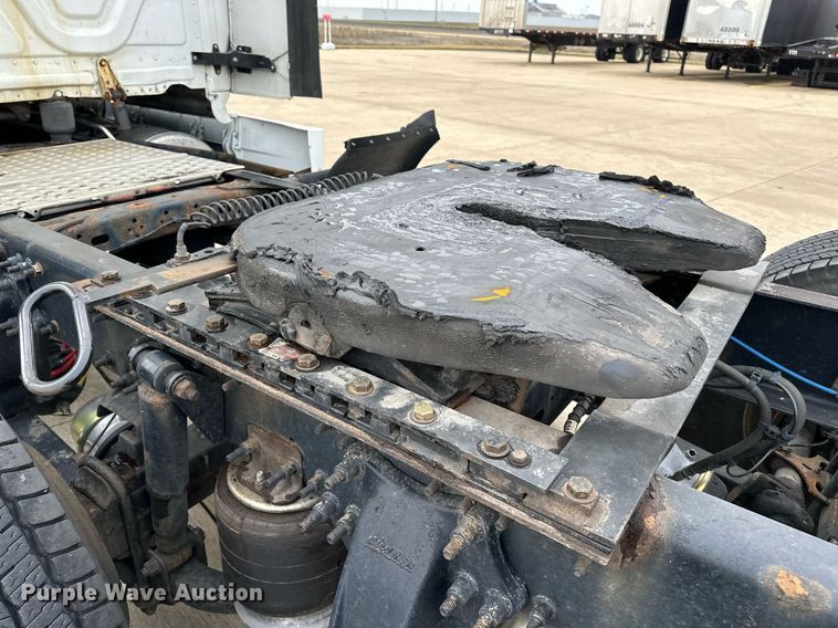 image for item DJ6231 2016 Freightliner Cascadia Evolution  semi truck