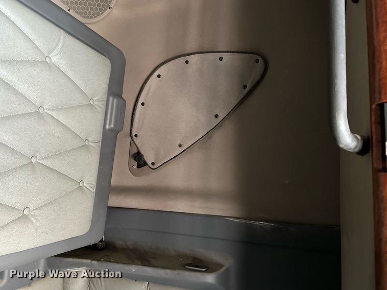 image for item DJ6231 2016 Freightliner Cascadia Evolution  semi truck