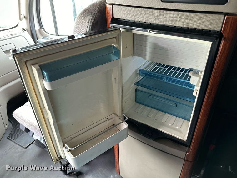 image for item DJ6231 2016 Freightliner Cascadia Evolution  semi truck