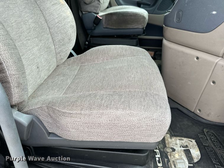 image for item DJ6231 2016 Freightliner Cascadia Evolution  semi truck