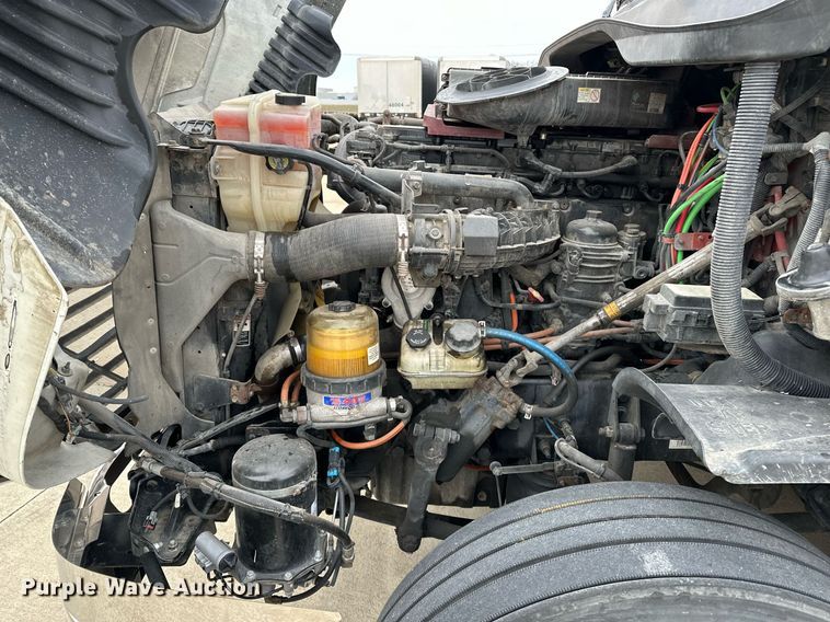 image for item DJ6231 2016 Freightliner Cascadia Evolution  semi truck