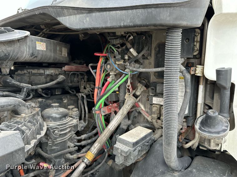 image for item DJ6231 2016 Freightliner Cascadia Evolution  semi truck