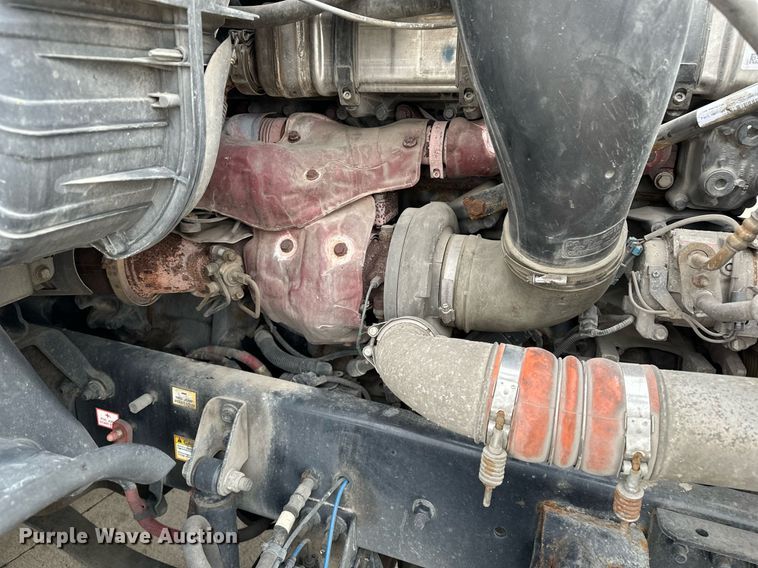 image for item DJ6231 2016 Freightliner Cascadia Evolution  semi truck