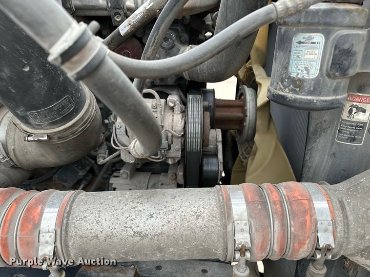 image for item DJ6231 2016 Freightliner Cascadia Evolution  semi truck