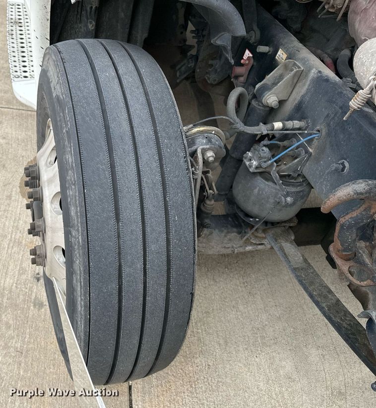 image for item DJ6231 2016 Freightliner Cascadia Evolution  semi truck