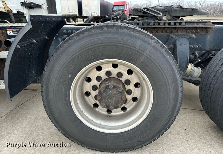 image for item DJ6231 2016 Freightliner Cascadia Evolution  semi truck