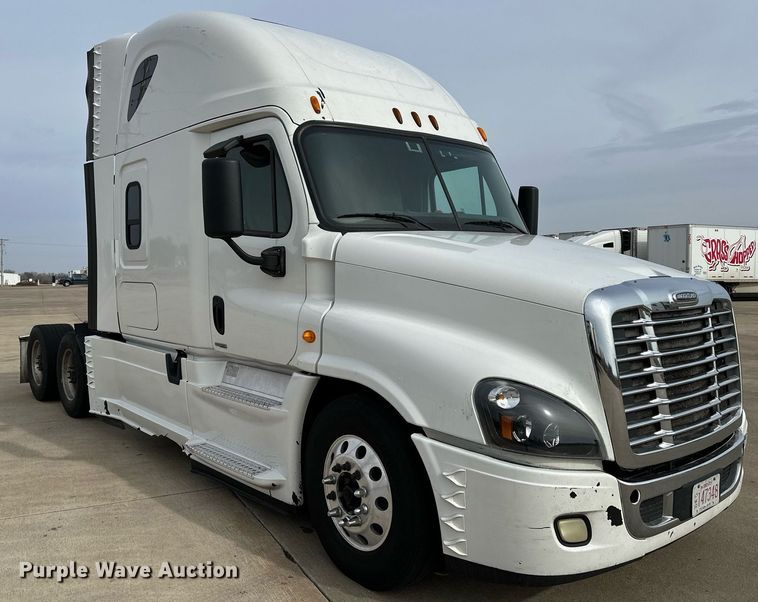 image for item DJ6232 2014 Freightliner  Cascadia Evolution semi truck