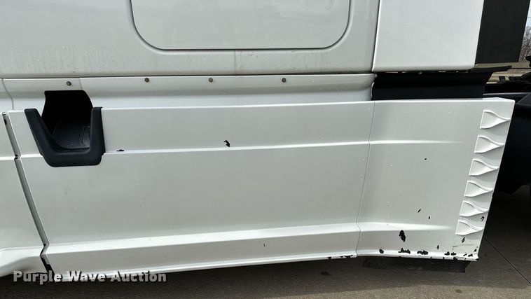 image for item DJ6232 2014 Freightliner  Cascadia Evolution semi truck