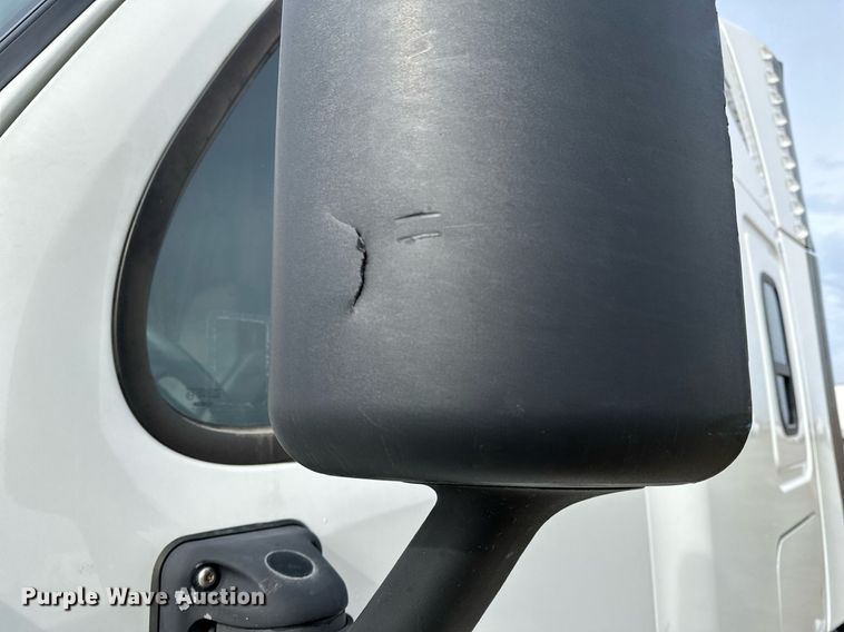 image for item DJ6232 2014 Freightliner  Cascadia Evolution semi truck