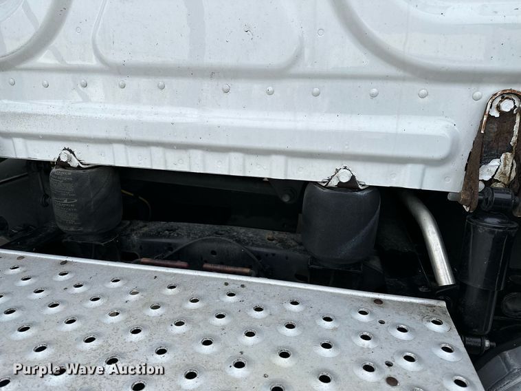 image for item DJ6232 2014 Freightliner  Cascadia Evolution semi truck